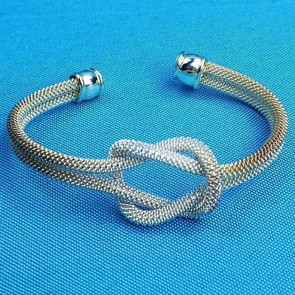 💜NIB Love Me Knot Cable Woven Bracelet